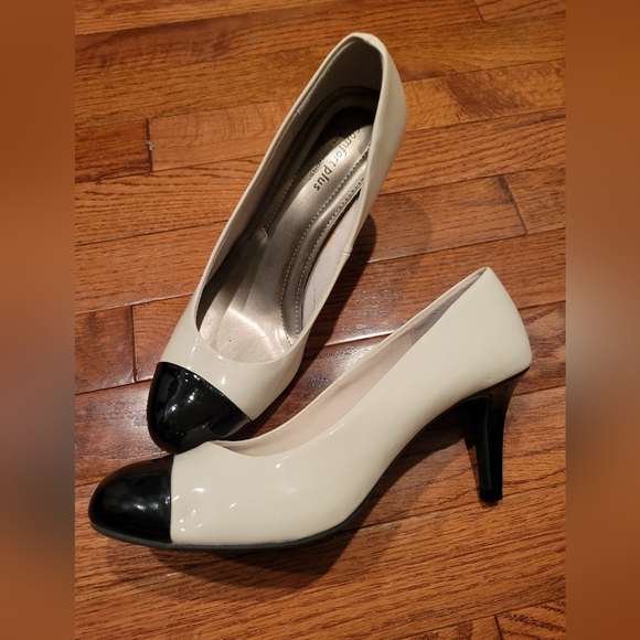 Patent cream/off white 3" heels - Picture 1 of 3
